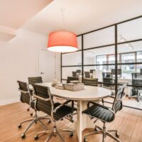 Aranżacje nowoczesnego biura: podstawy projektowania